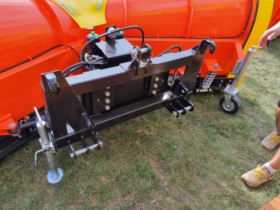 Pług do śniegu prosty obrotowy strzałkowy różne konfiguracje na tył