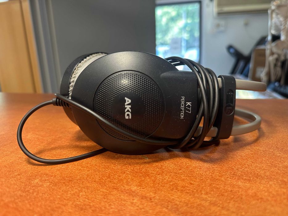 Słuchawki nauszne AKG K77