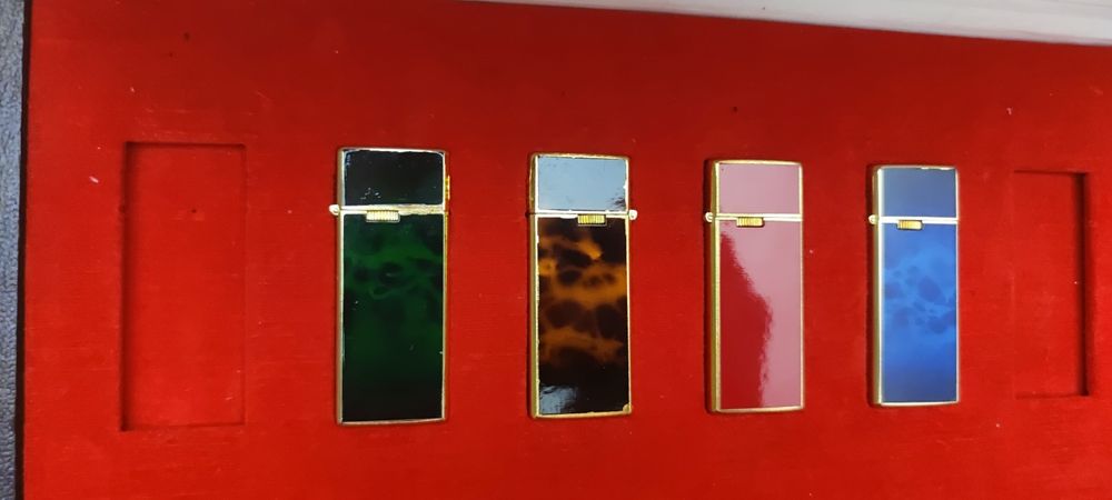 Набір вінтажних запальничок Sharp