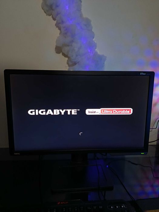 PC Gamer - Ryzen 5 + RTX 4060 8GB + 16GB RAM + Rato e Teclado RGB