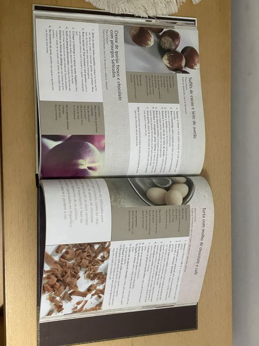 "Paixão pelo Chocolate: O Grande Livro do Manjar dos Deuses"