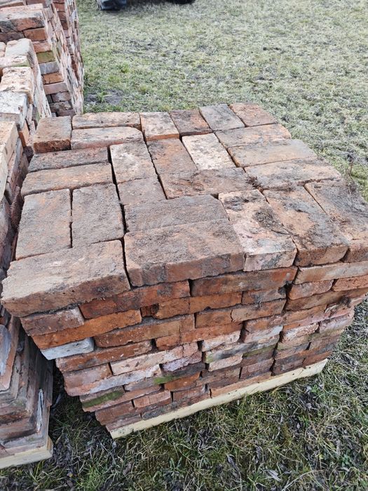 Cagła czerwona pełna.