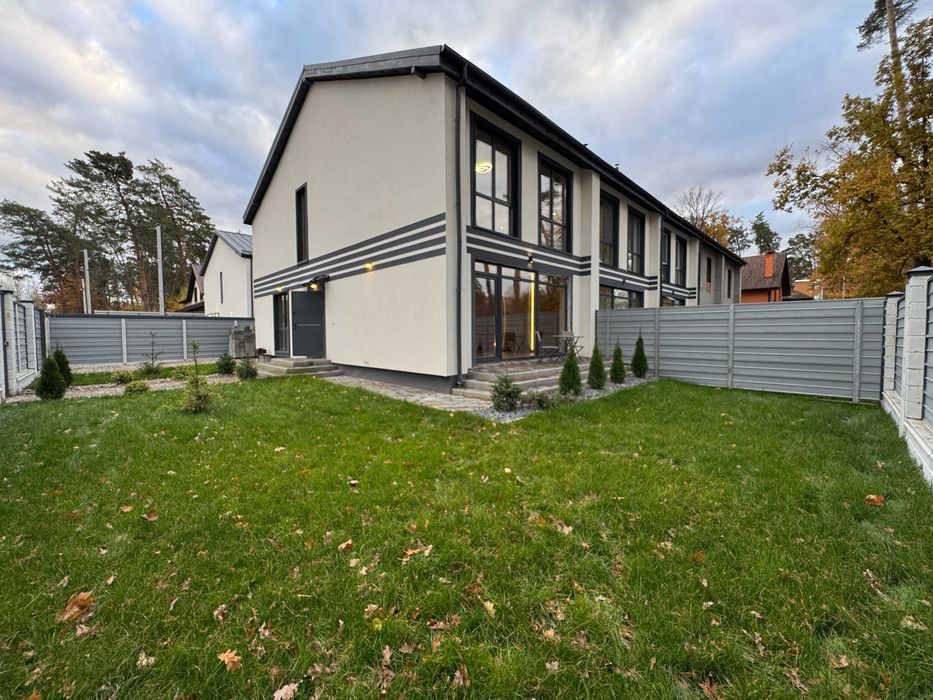 Крайній таун з ремонтом на 3 сотках в Бучі