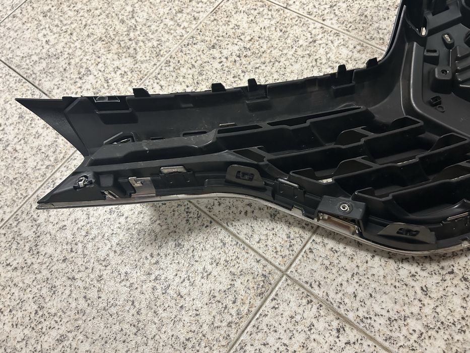 Grelha frontal Renault Captur