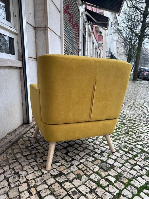 Poltrona usada em bom estado