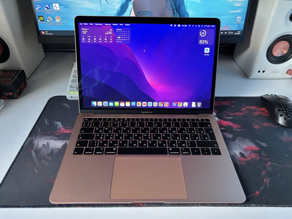 Продам Macbook Air 2019 року.