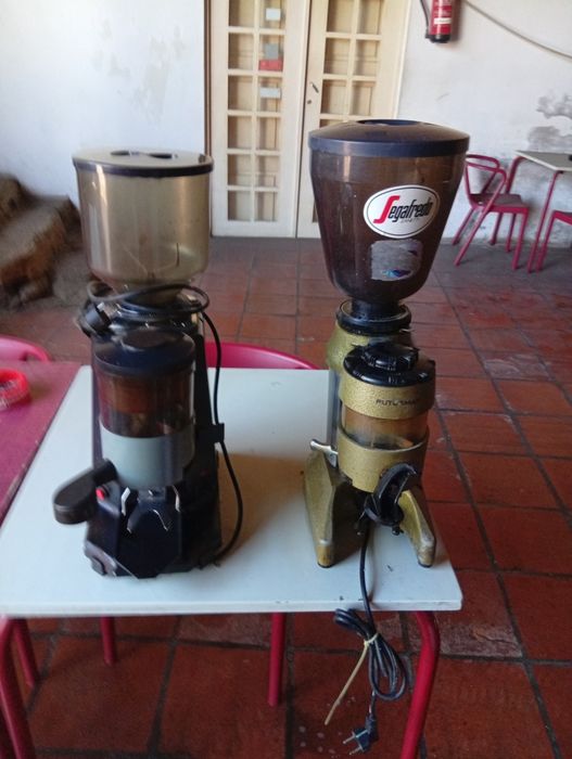 2 moinhos de café