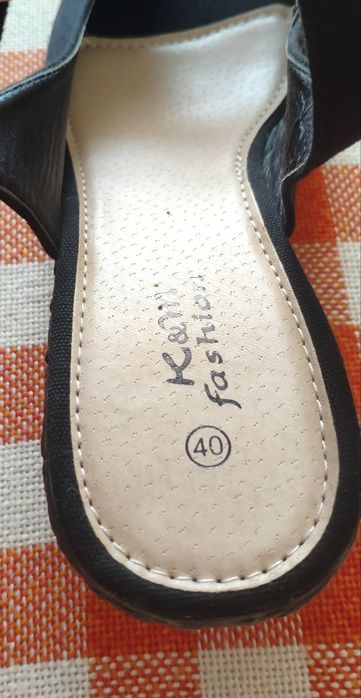 Buty damskie na koturnie nowe rozmiar 40
