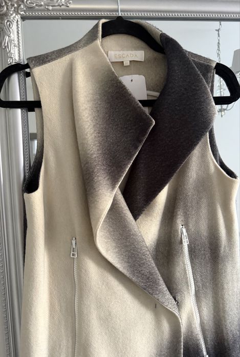 Оригинальный жилет ESCADA 75% virgin wool, размер 34