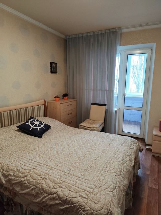 Аренда! Сдам комнату с лоджией в квартире, ж/м Красный Камень