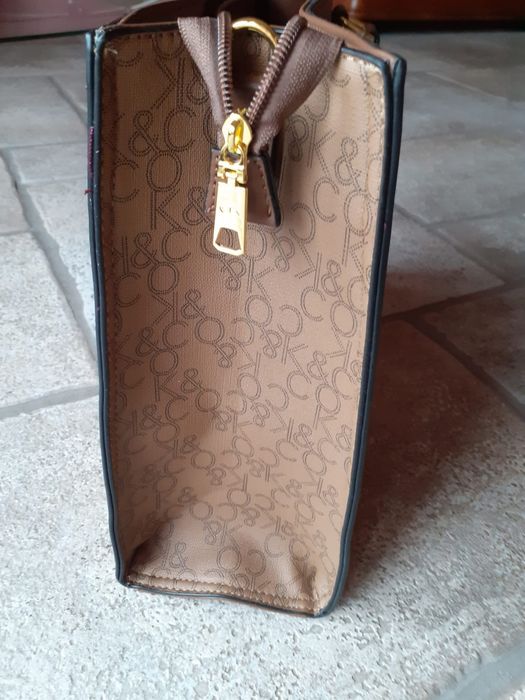Vendo mala de senhora