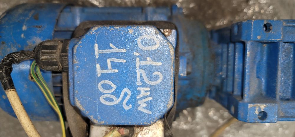 Мотор Редуктор  220 вольт