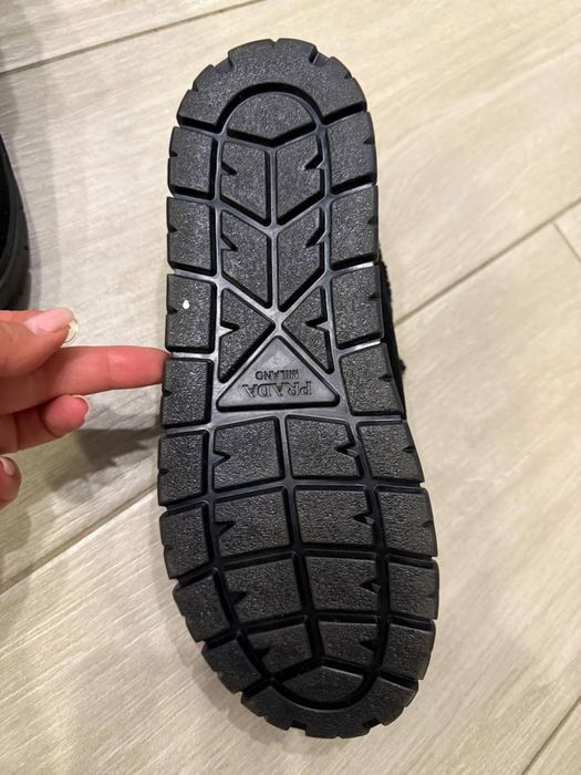 Продам PRADA.черевики жіночі