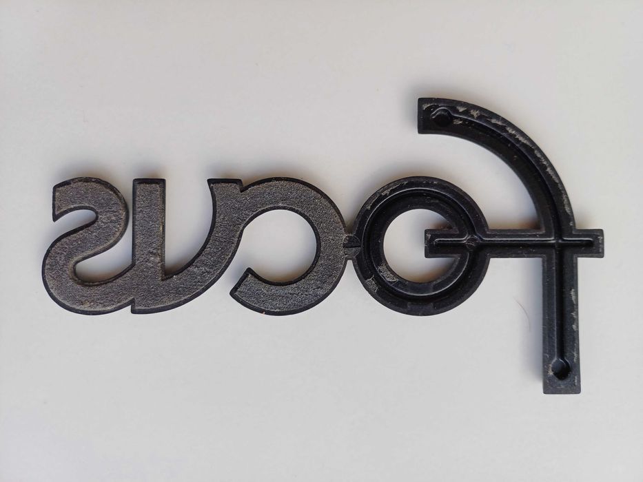 Emblema / Letras / Letring Focus