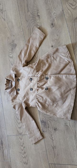 Nowy płaszczyk wiosenny dla dziewczynki