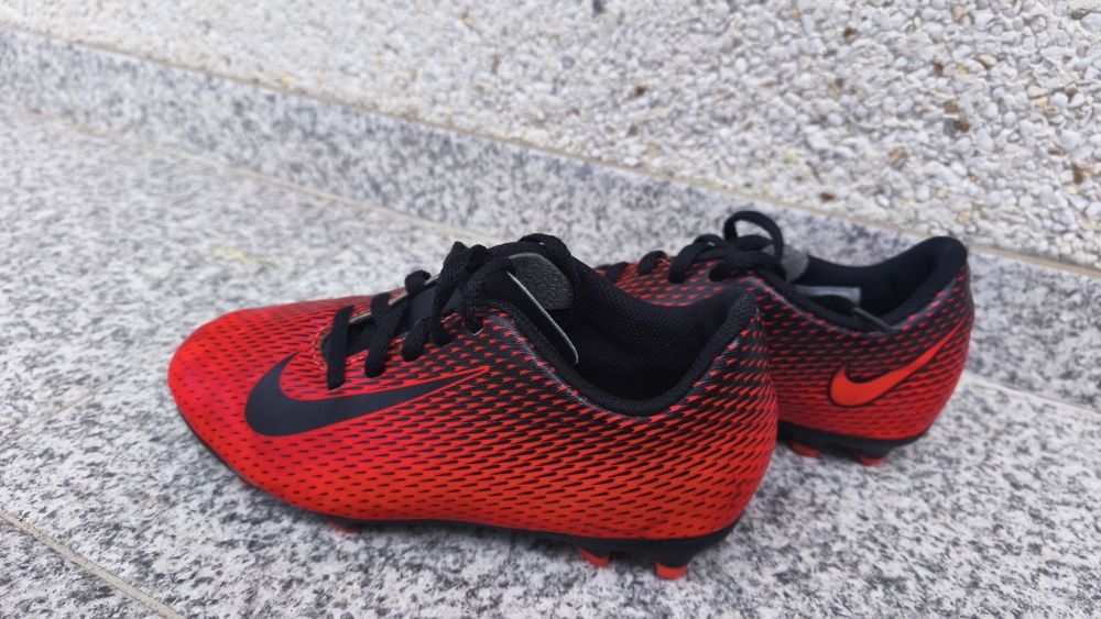 Chuteiras Nike vermelhas