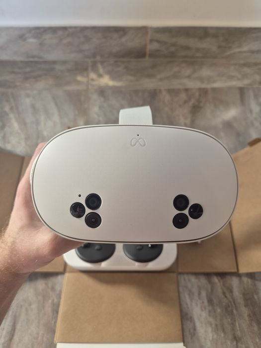 Окуляри віртуальної реальності Meta Quest 3S 128GB