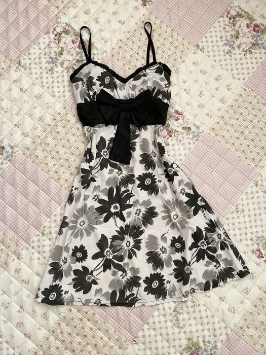Biała sukienka w kwiatki na ramiączka S 36 M 38 vintage