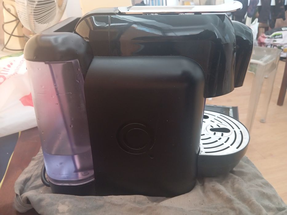 Cafeteira Máquina de café Delta Q  para despachar rápido