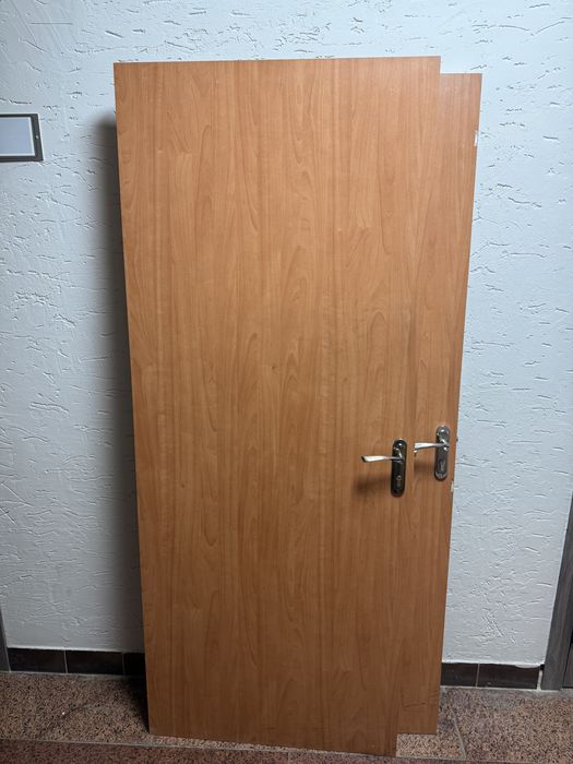 Продаж Дверей б/у