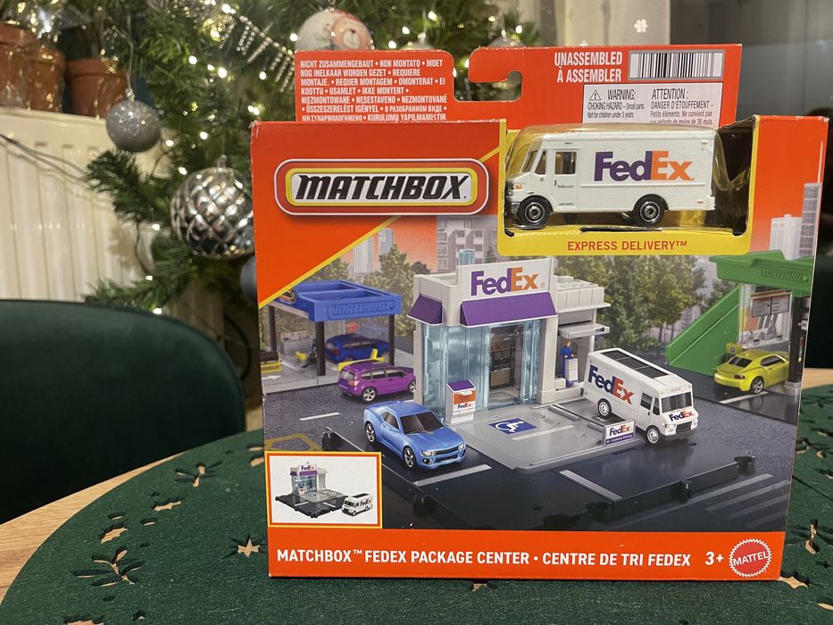 Matchbox FedEx package center