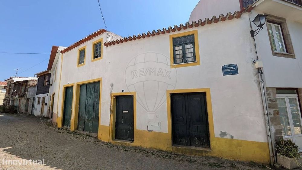 T2 Detached House for Sale