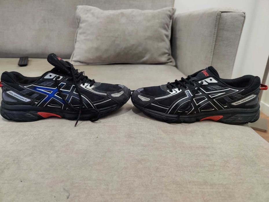Sapatilhas Asics tam. 42.5 em muito bom estado.