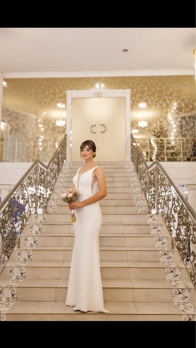 Продам весільну сукню