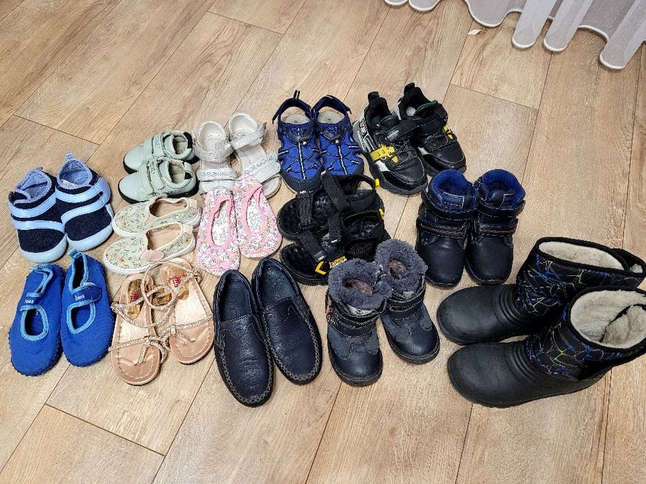 Взуття дитяче для дівчинки для хлопчика