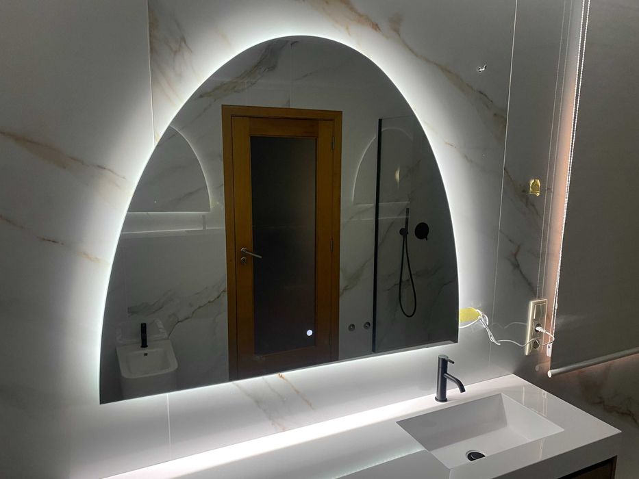 Espelho LED Meia Lua 120x100 com TOUCH – Novo e elegante