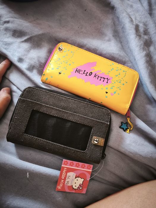 Duas carteiras hello Kitty
