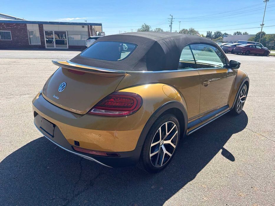 Volkswagen Beetle Dune Convertible      2017