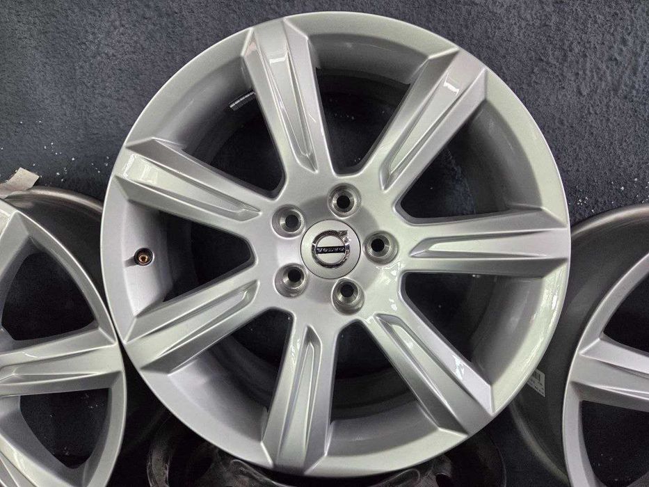 Диски легкосплавні титани 5x108 R17 8j et42 dia63.4 Volvo 31362838 CE2