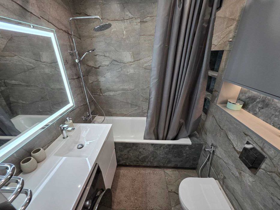 Двокімнатна з ремонтом, ЖК Нові метри Центр, газ, 2% оформлення