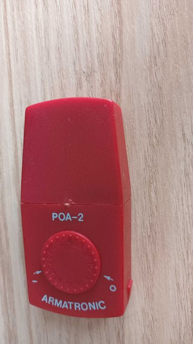 Sprzedam tanio ładowarkę do małych baterii  "ARMATRONIC POA-2"
