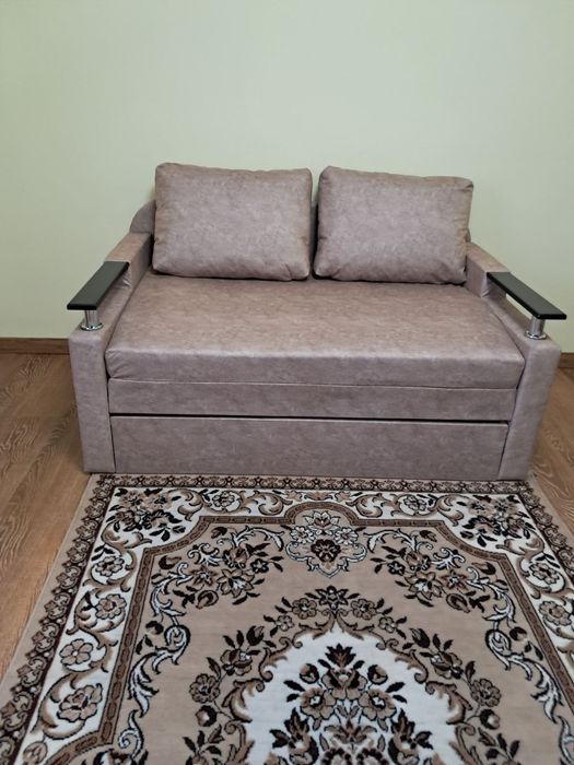 Розсувний диван коричневий колір