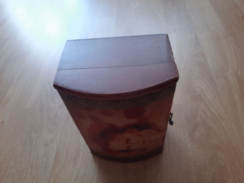 Drewniane pudełko na skarby