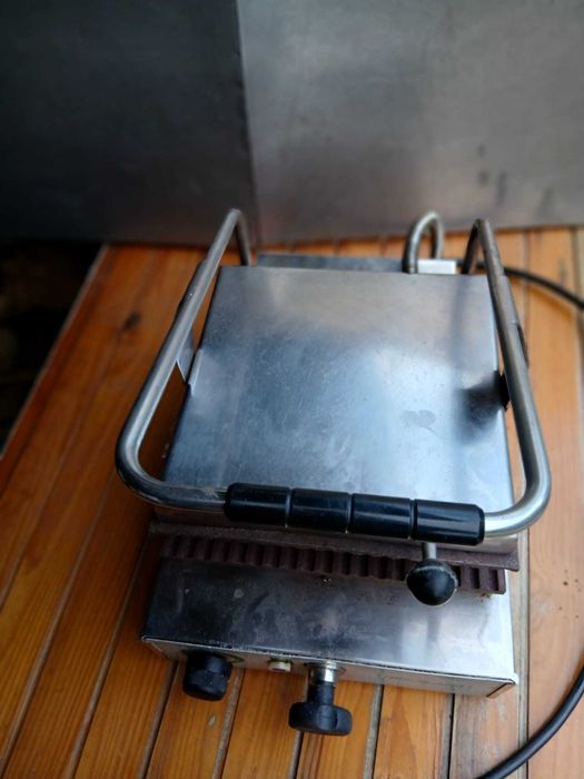 Torradeira e placa de grelhados  industrial