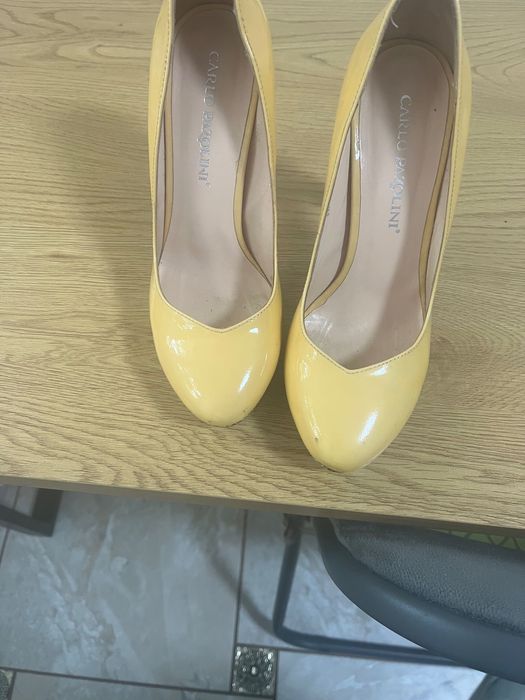 Туфлі carlo Pasolini майже і ідеальному стані.