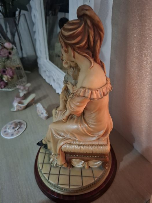 Estátua em Marfinite