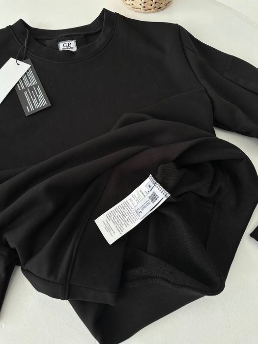 Світшот CP company розміри S,M,L,XL

Размер: S,M,L,XL