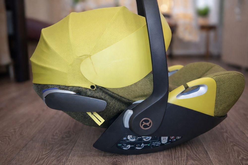 Продам дитяче автокрісло Cybex (0+ / i-Size)