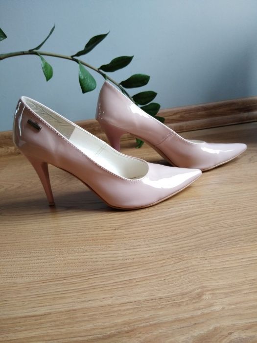 Szpilki pudrowy róż rozmiar 40