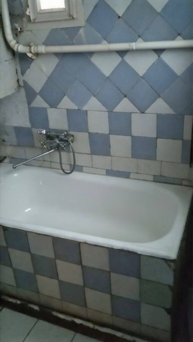 Продаж двох будинків по ціні одного