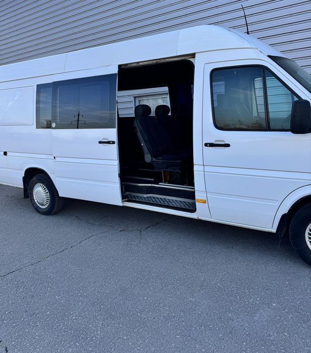 Грузопассажирский 6 мест + 28м3 - 5 тонн