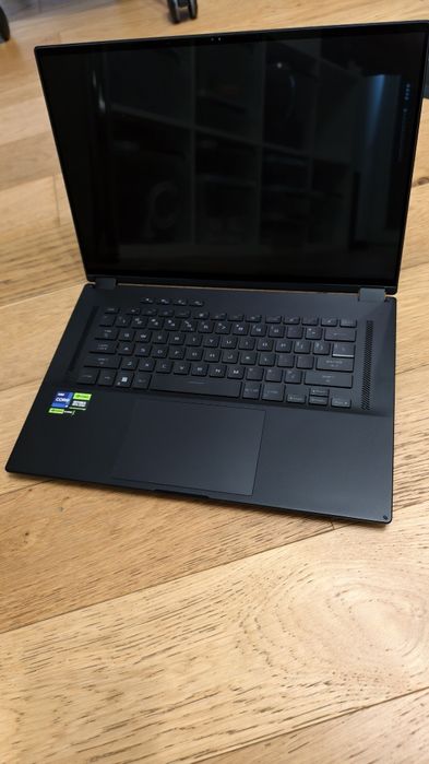 Asus Rog FLOW X16