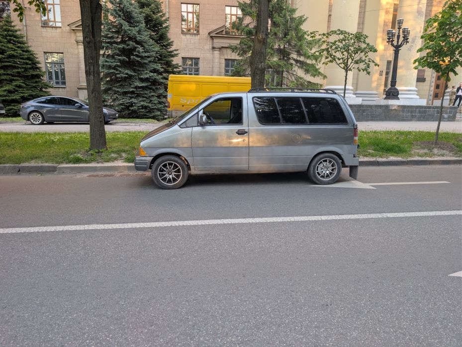 Продам Ford Aerostar