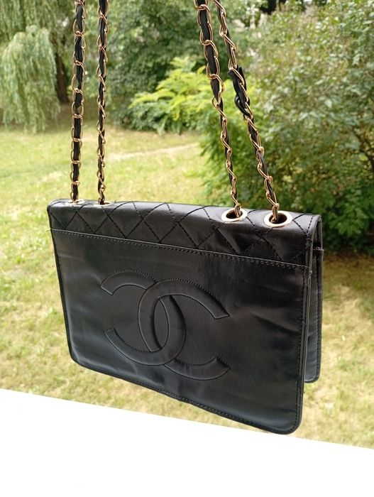 Chanel vintage chain shoulder bag