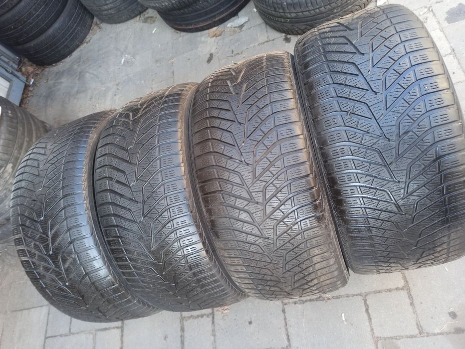 Зимняя резина 295/40 R21 Yokohama Winter V905