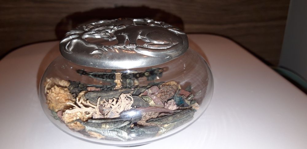 Stary kolekcjonerski ażurowy pojemnik szklany